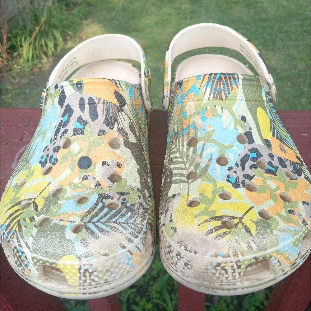 Crocs Kids Far Out Tropical Animal Safari Clog J2 Sandals Shoes Sz 2